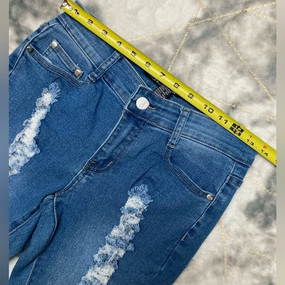 Fashion Nova Bold Statement Skinny Jeans - Picture 9 of 9